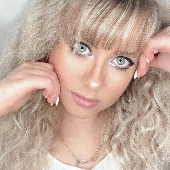 Meet your Posher, Kari Beth - Picture 5 of 5